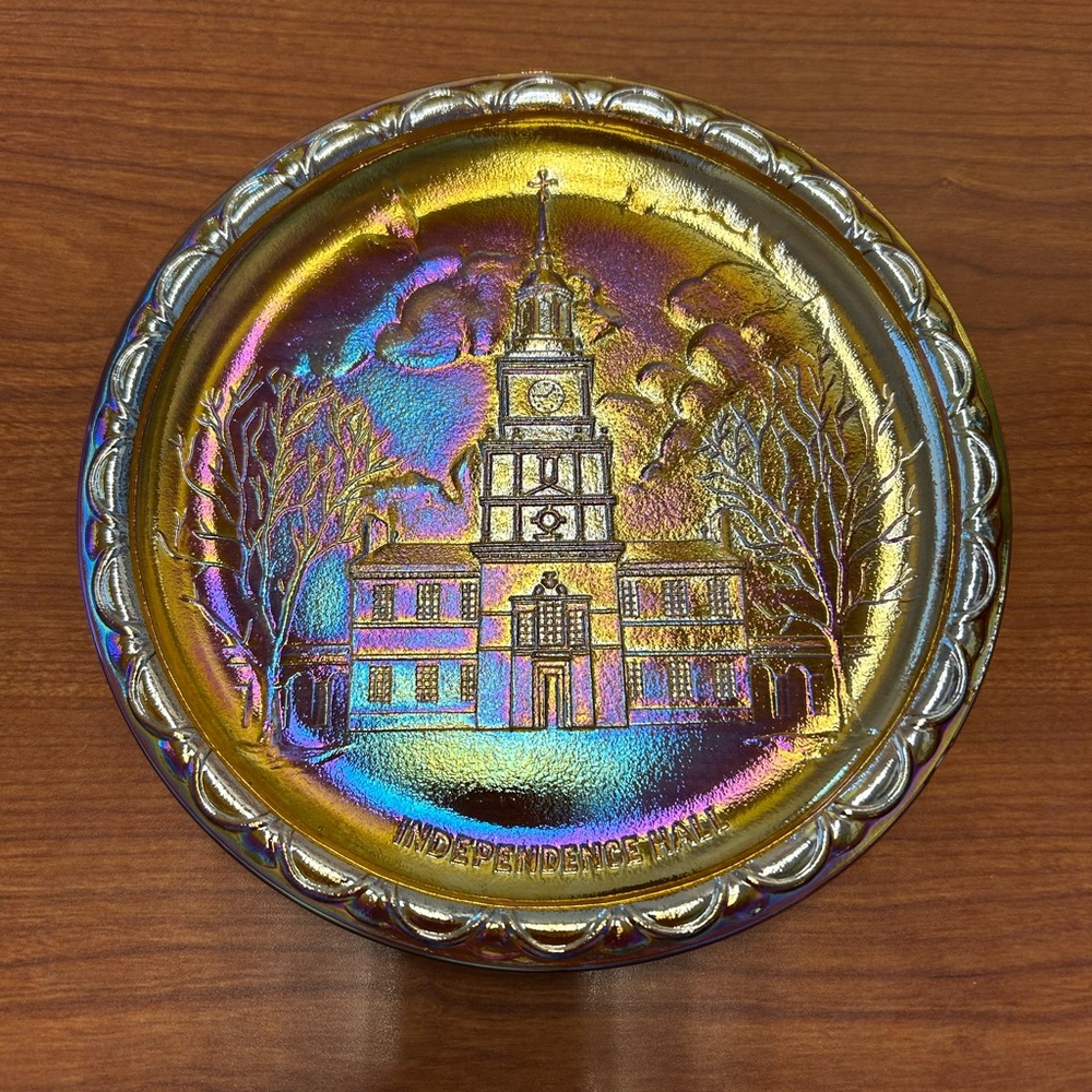 Carnival Glass “Independence Hall” Indiana Glass Co. Iridescent Decorative Plate